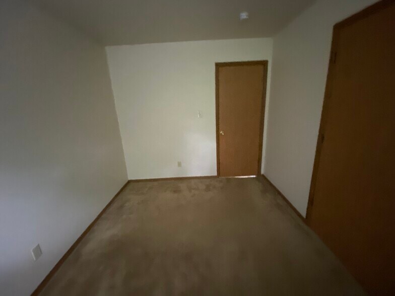 Building Photo - 128 Sandstone Ct