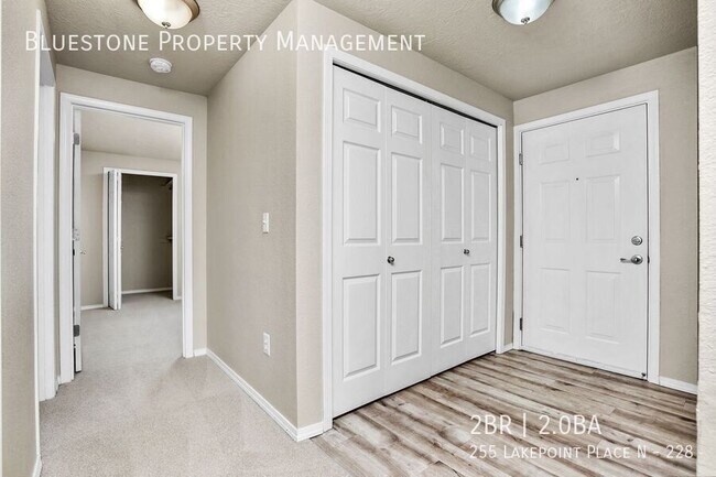 Building Photo - 255 Lakepoint Pl N