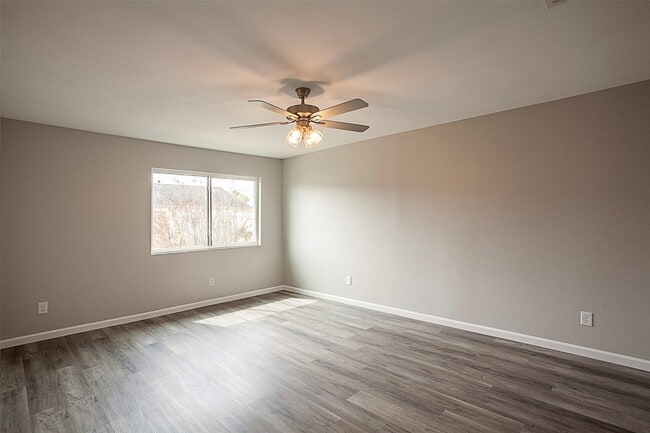 Building Photo - 972 Park Meadow Dr