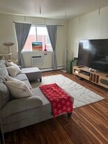 Building Photo - 2 Van Zant St