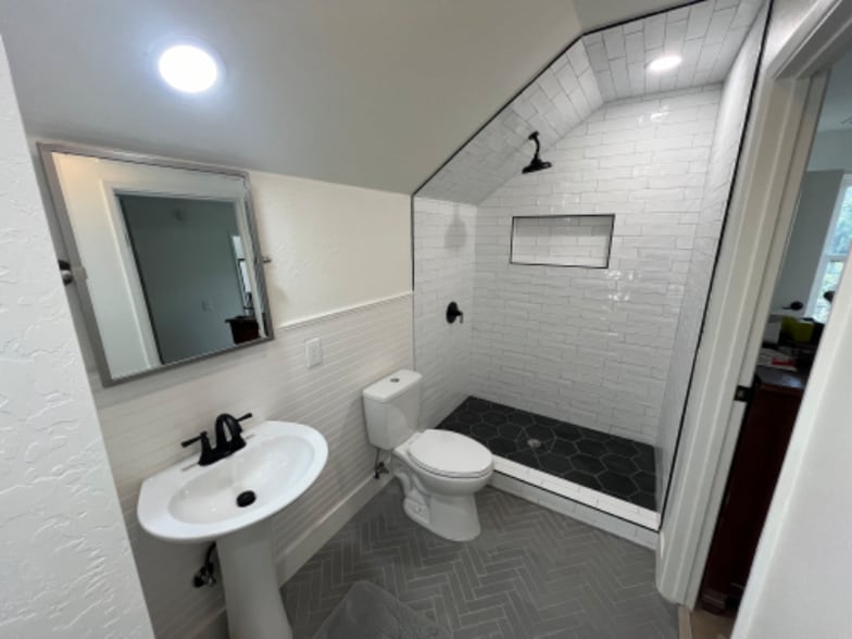 Building Photo - 4059 Ridge St