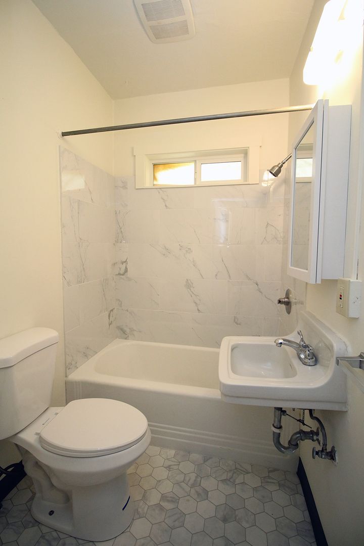 Building Photo - 3507 SW 11th Ave