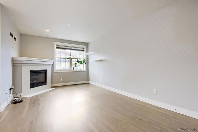 Building Photo - 1149 S Logan St