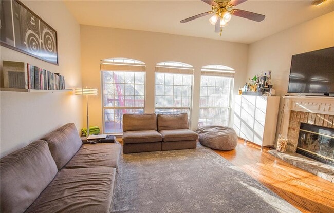 Building Photo - 11584 Cedarcliffe Dr
