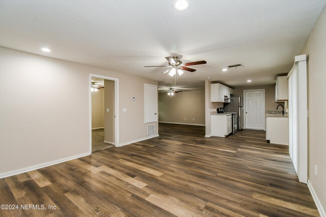 Building Photo - 1349 Eagle Cove Rd N