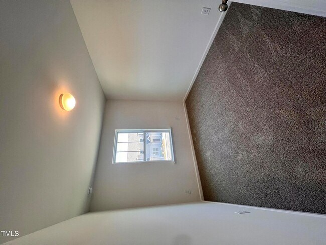 Building Photo - 52 Camel Crazies Pl