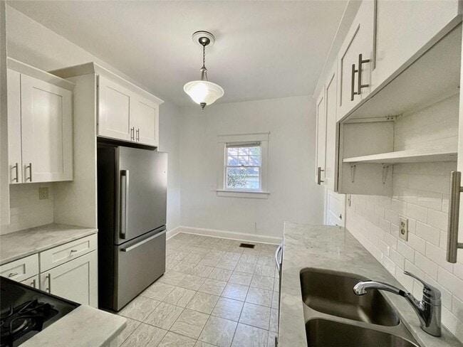 Building Photo - 1193 Mansfield Ave NE