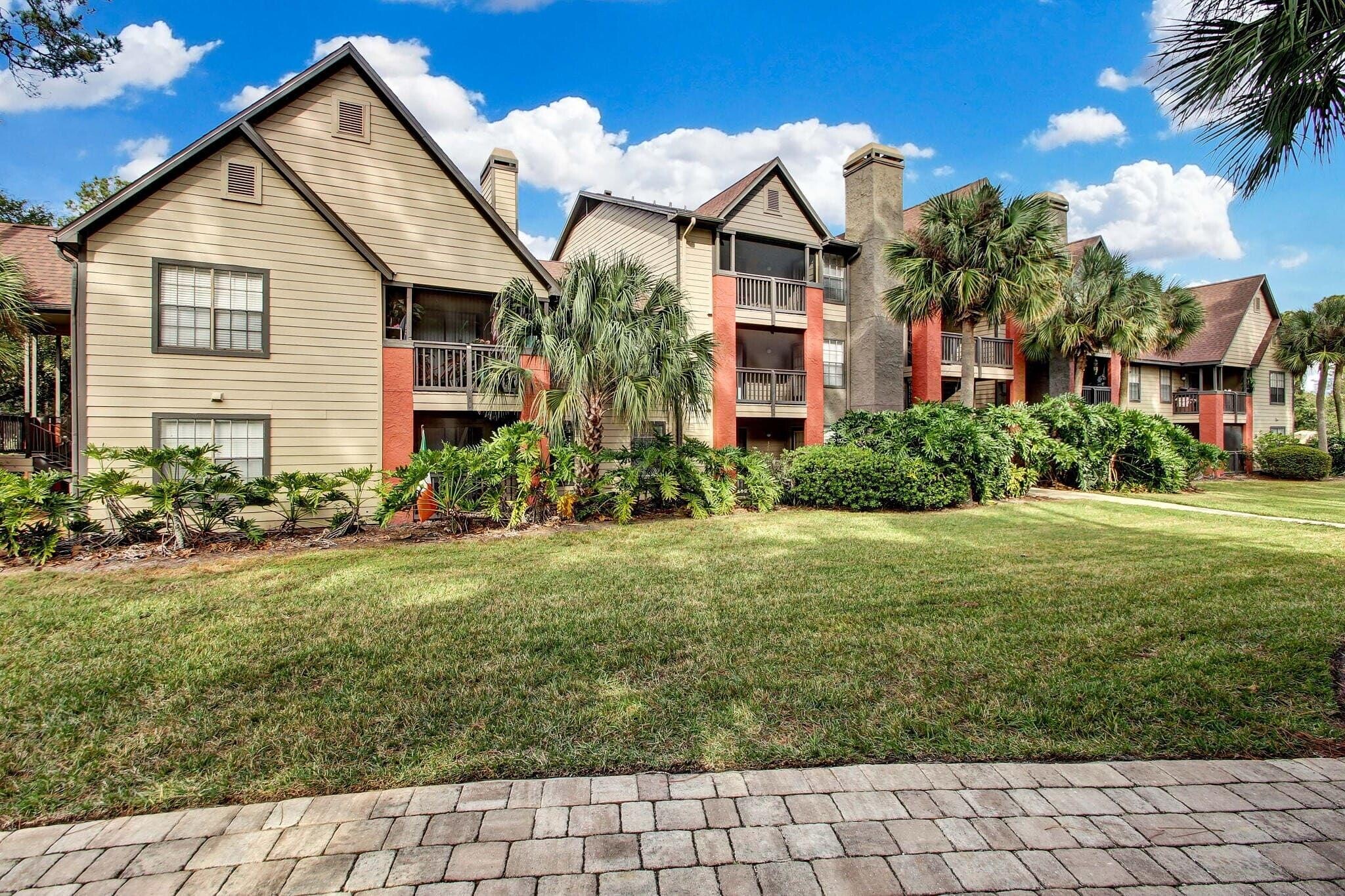 Building Photo - 10263 Whispering Forest Dr