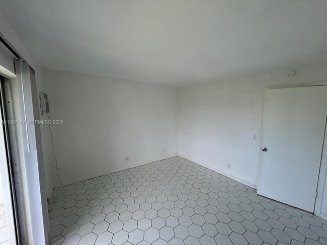 Building Photo - 89 Berkshire D
