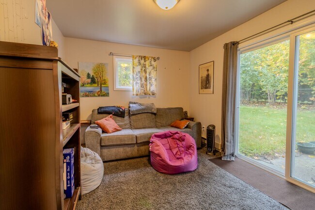 Building Photo - Retreat on Duck Lake Peninsula