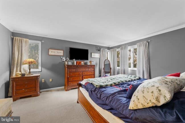 Building Photo - 42 Woodmont Dr