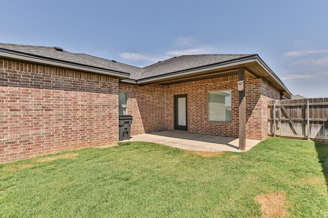 Building Photo - The Finer Things In Life/ The Town Homes o...