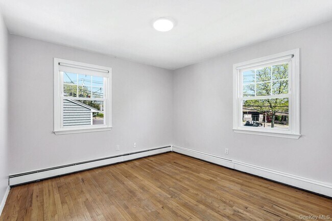 Building Photo - 250 S Ridge St