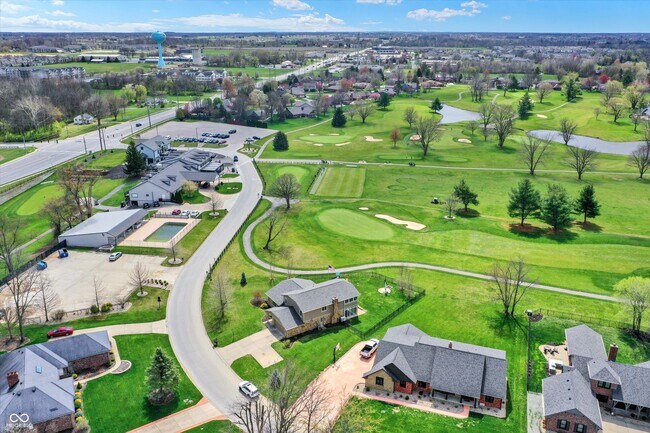 Building Photo - 3037 Golfview Dr