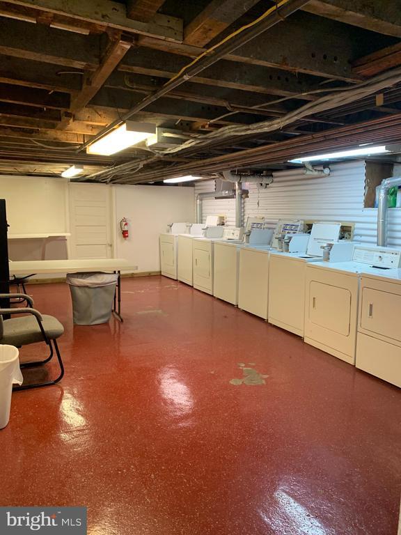 Building Photo - 224 W 14th St