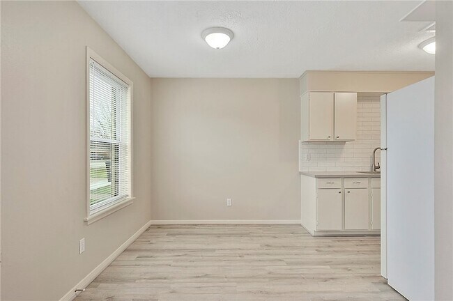 Building Photo - 805 San Benito Dr