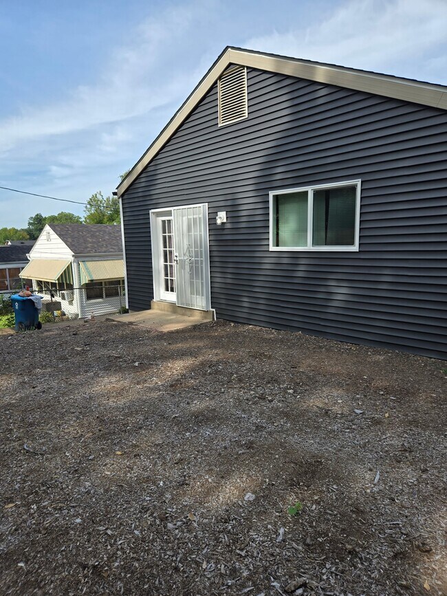 Building Photo - 8338 Willett Ave