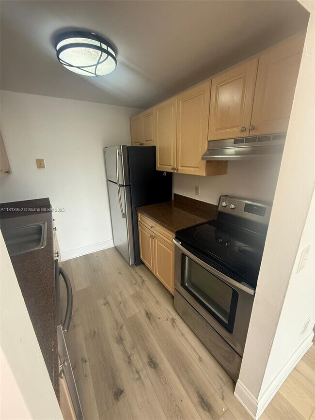 Building Photo - 2020 NE 135th St