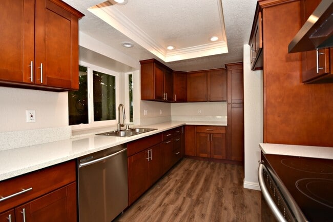 Building Photo - Updated 2Bed, 2Bath Home in Vista!
