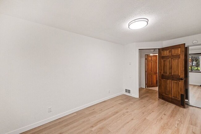 Building Photo - 2658 35th Ave W