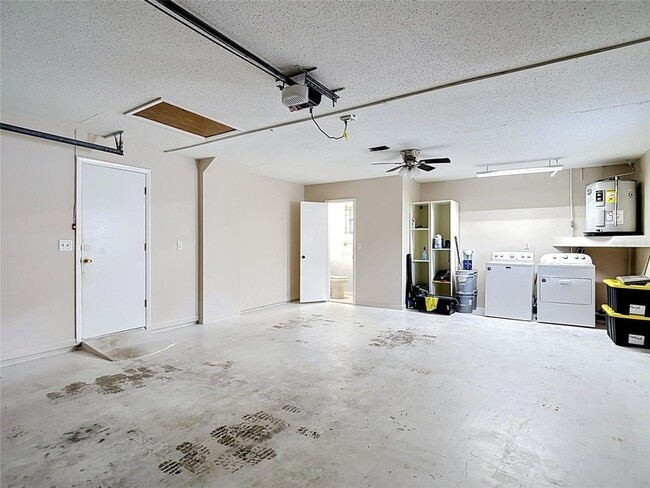 Building Photo - 3255 Amherst Ave