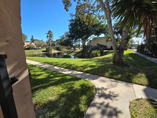 Primary Photo - 6274 Seven Springs Blvd