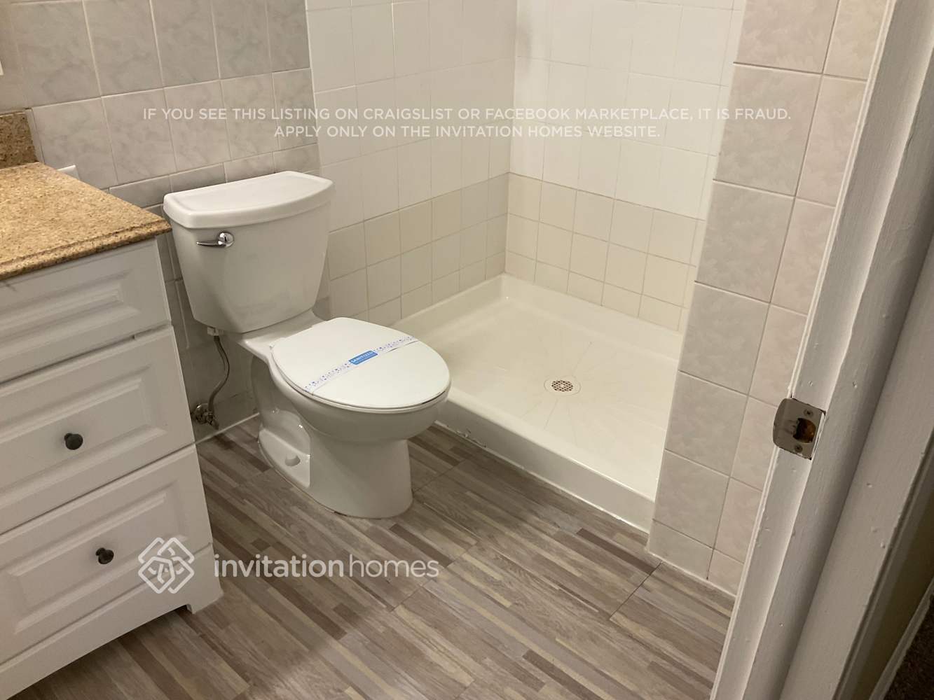 Building Photo - 13601 Cherry Ln