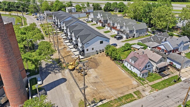 Building Photo - Stop Searching. Start Living & Come Home to Comfort.