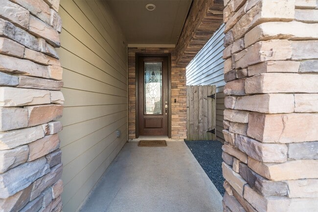 Building Photo - 8917 Wind Springs Dr