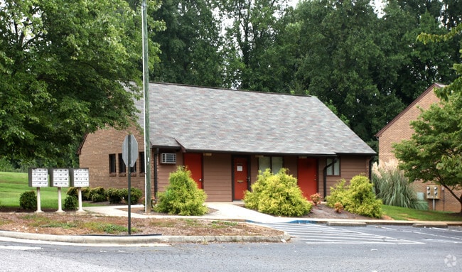 Primary Photo - 400 Brunswick Street