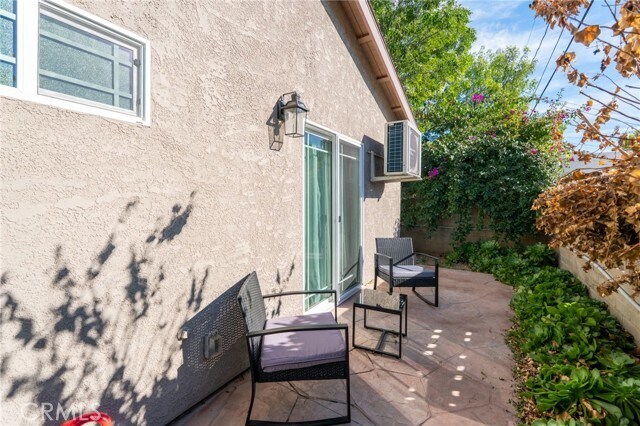 Building Photo - 7647 Amestoy Ave