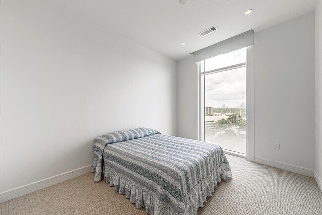 Building Photo - 4521 San Felipe St