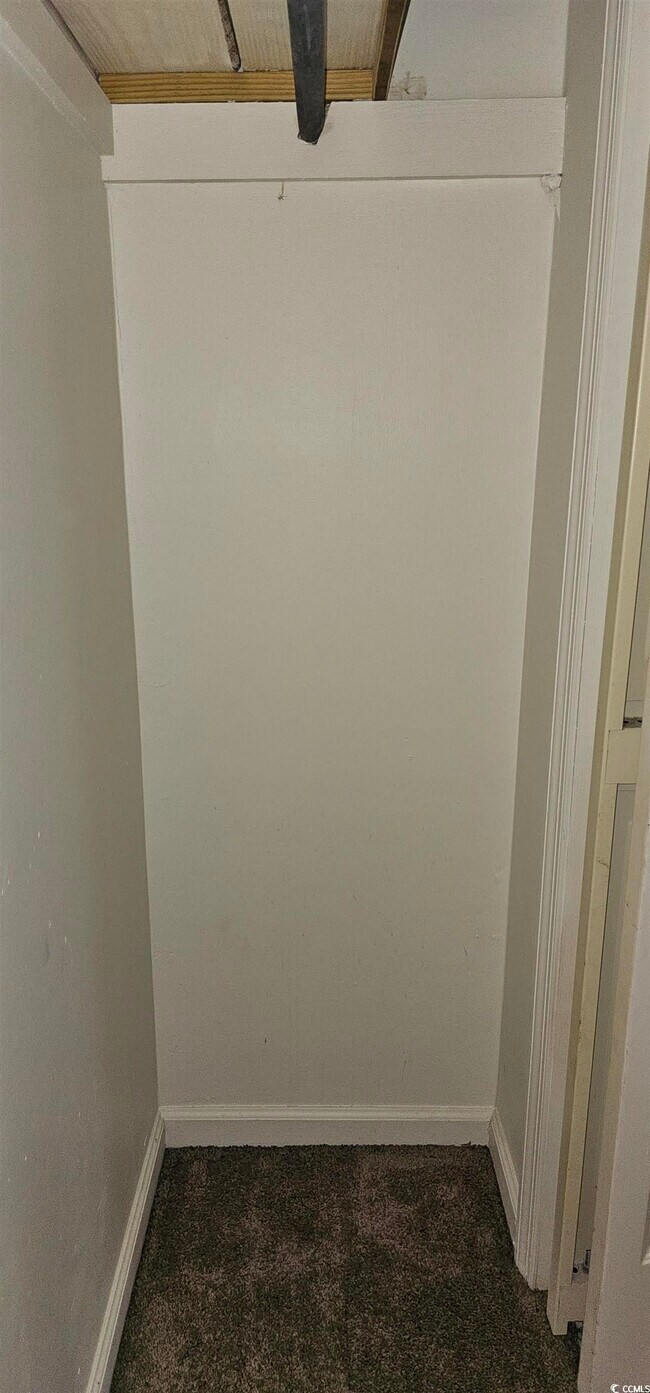 Building Photo - 1711 Fawn Vista Dr N