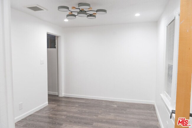 Building Photo - 346 Laveta Ter