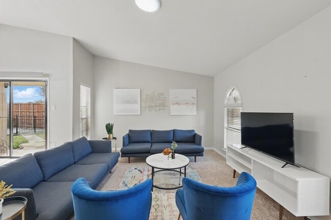 Building Photo - 3454 Livingston Ln