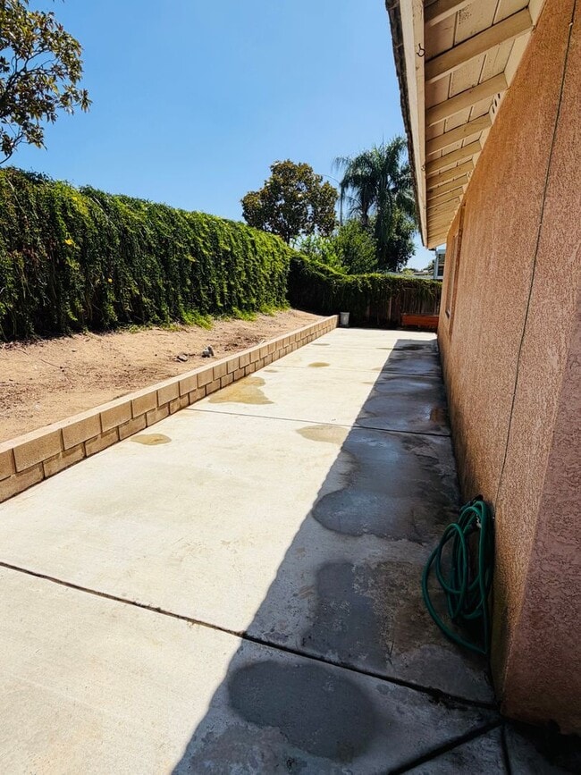 Building Photo - Single-Story Home Near March Air Force Base for Rent