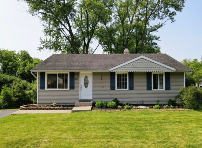 Building Photo - 911 W Briarcliff Dr