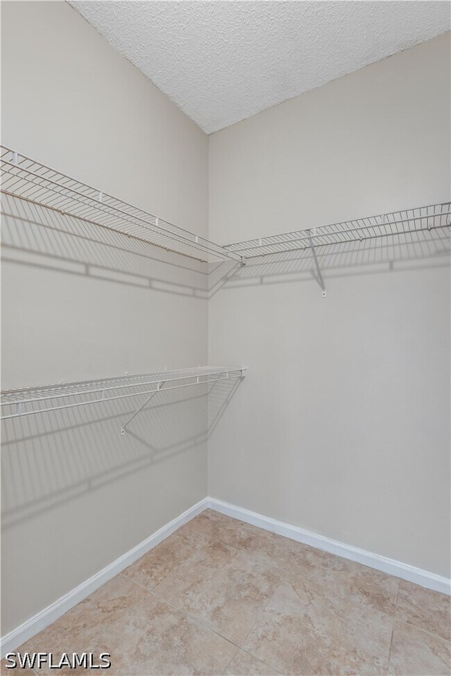 Building Photo - 1105 Reserve Ct