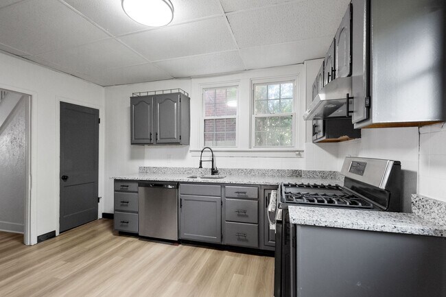 Building Photo - 2810 Freeland St