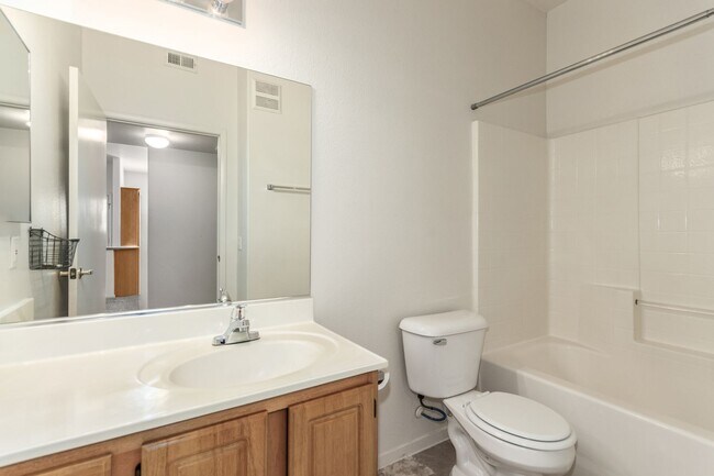 Building Photo - HCVP considered!  SAHARA & SLOAN AREA/ GAT...