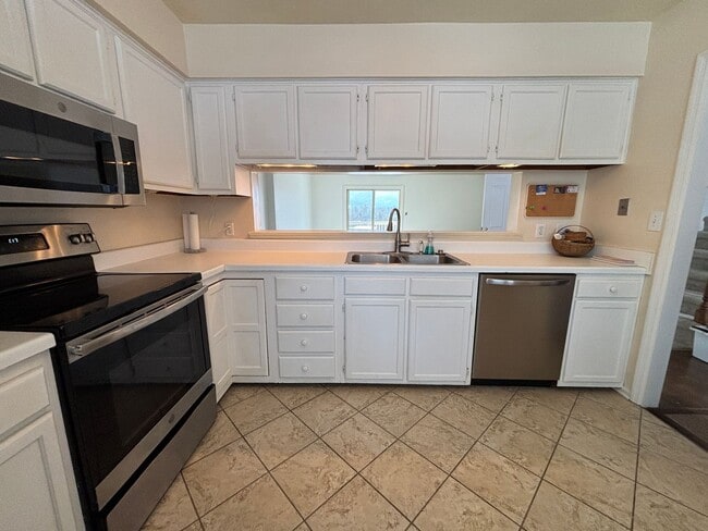 Building Photo - 3776 Kenwick Trail