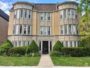 Building Photo - 6660 W Devon Ave