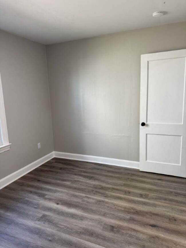 Building Photo - For Rent – 3 Bed, 1 Bath Home in Bristol, ...