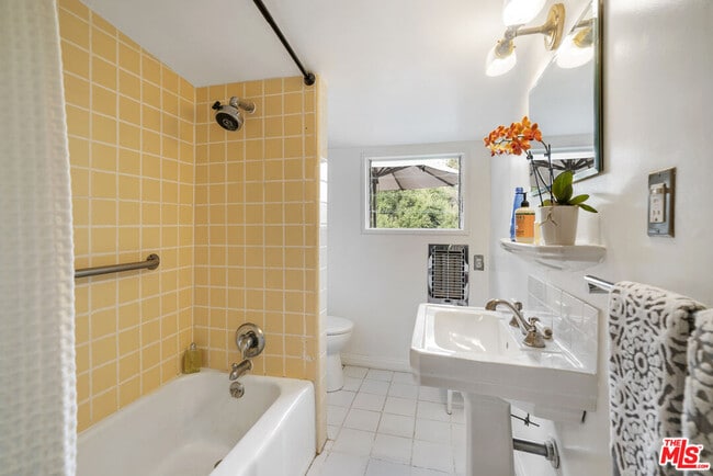 Building Photo - 816 Basin Dr