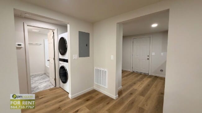 Building Photo - Completely Updated Easley 2/1 Available Now!