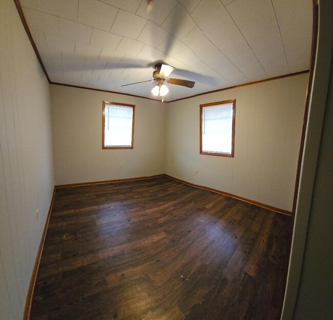 Building Photo - 1123 W Camellia Dr