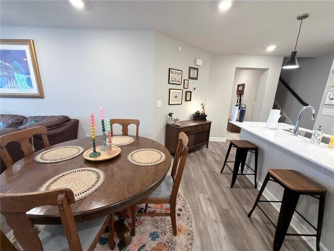 Building Photo - 10518 Weston Wy N