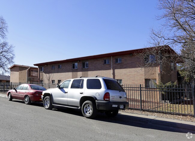 Building Photo - Montview Apartments