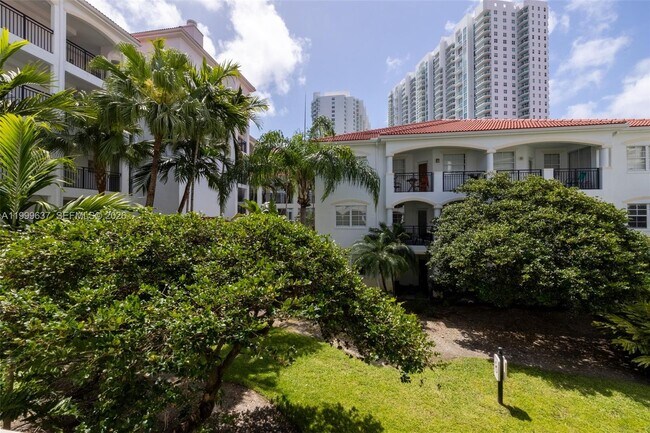 Building Photo - 3255 NE 184th St