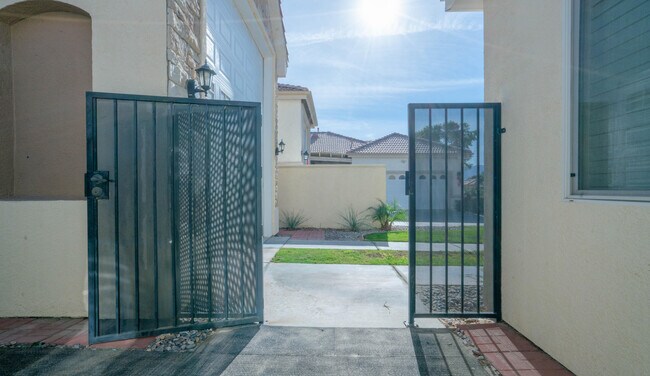 Building Photo - 49142 Barrymore St